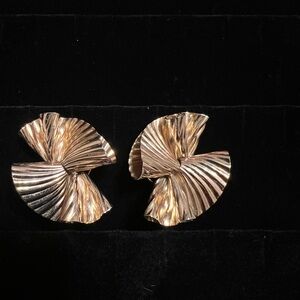 Vintage Napier Golden Clip-on Earrings